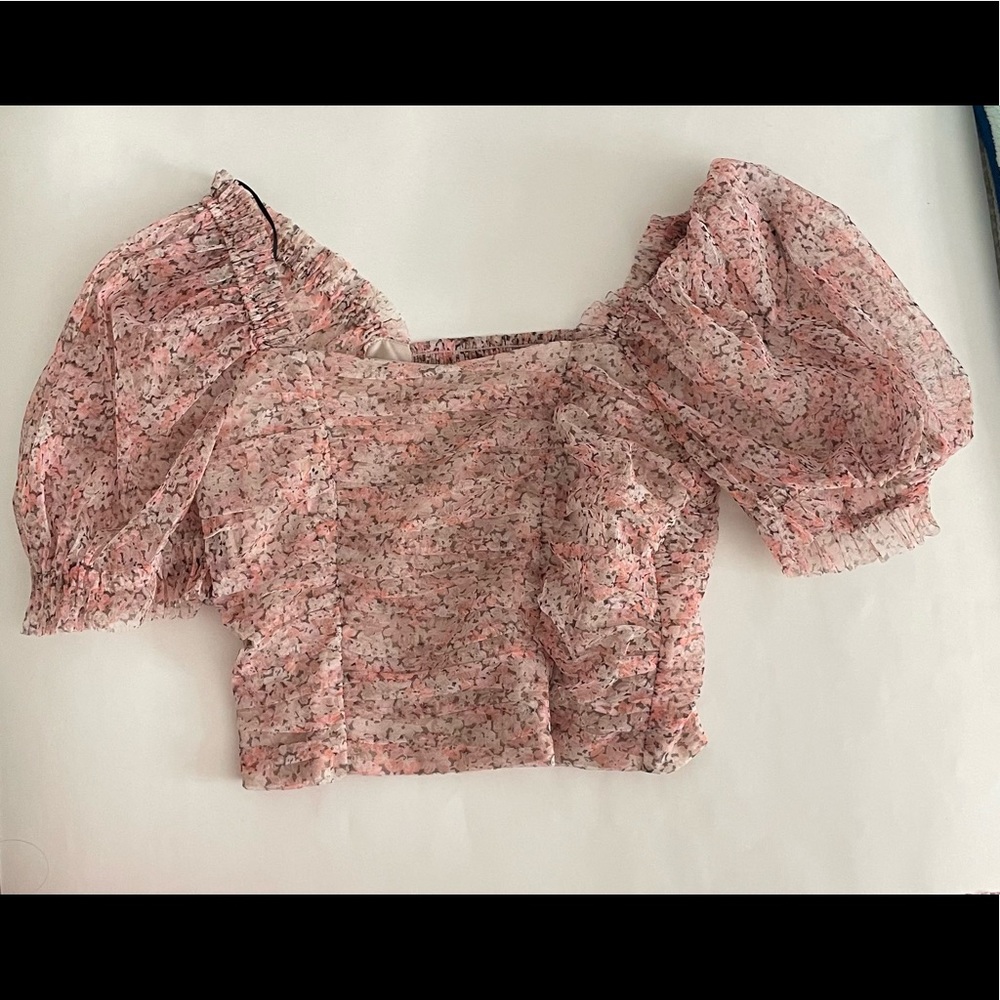 H&M puffy sleeve floral top